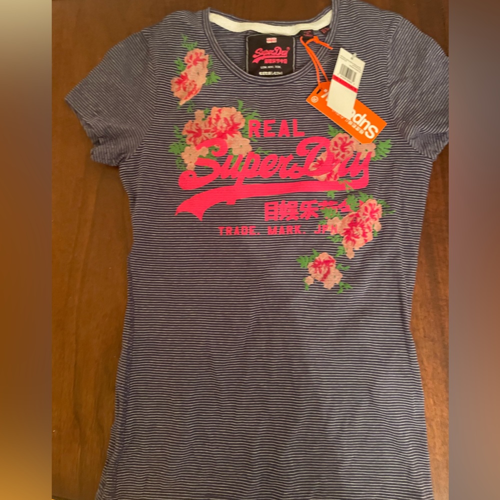 Super Dry t-shirt. Woman’s US size 4 UK 8 vintage rose logo